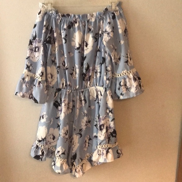 NEW STRAPLESS ROMPER - Picture 2 of 2